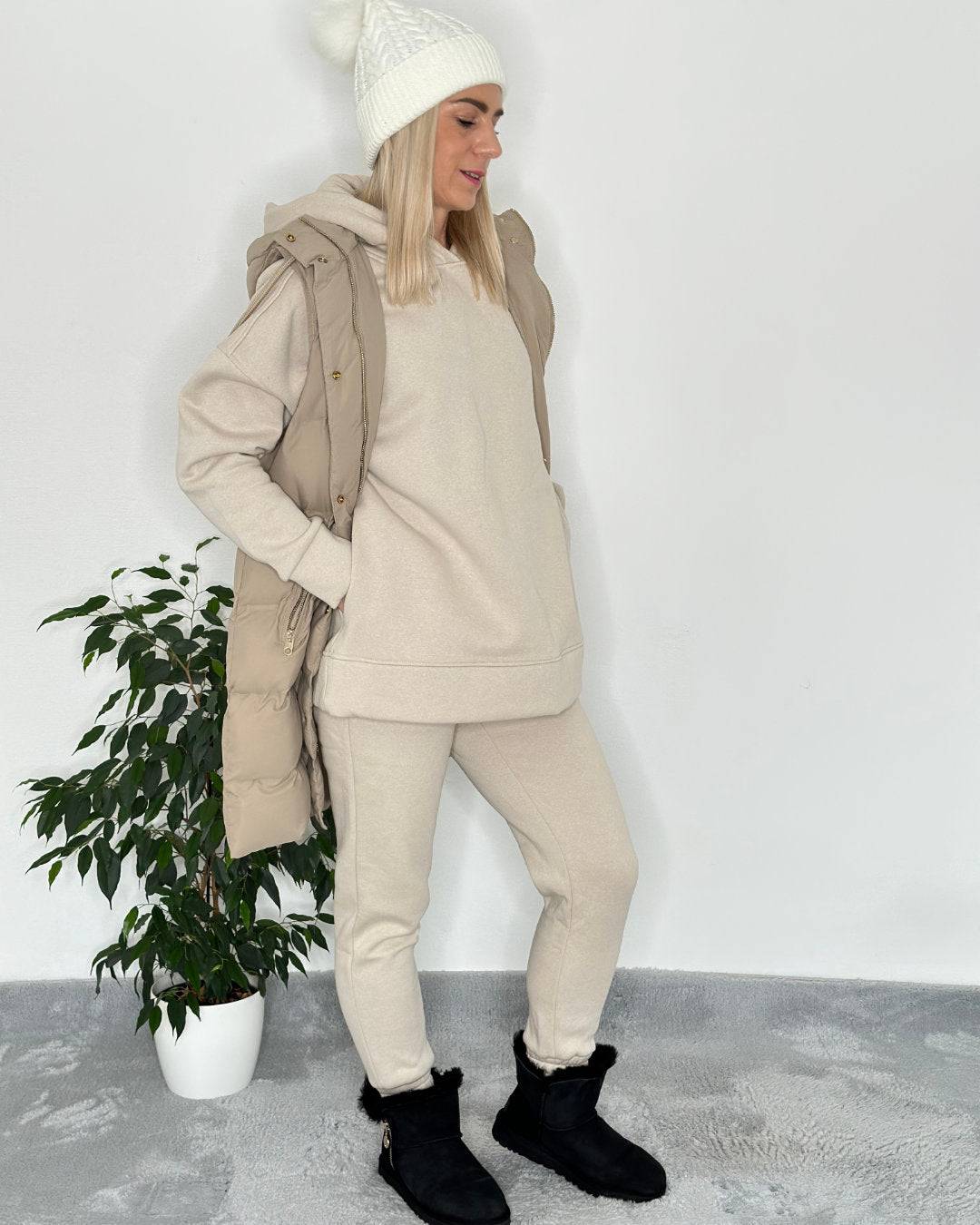 Damen Oversized Winter Outfit Set Damen Langarm Oversized Kapuzenpullover Hoodie gefüttert mit Taschen an der Seite und breiten Bündchen Ärmel in Einheitsgröße von XS bis M mit Damen Jogginghosen Beige