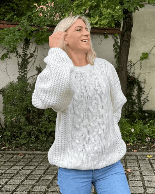 Damen Oversize Pullover gehaekelt Weiss