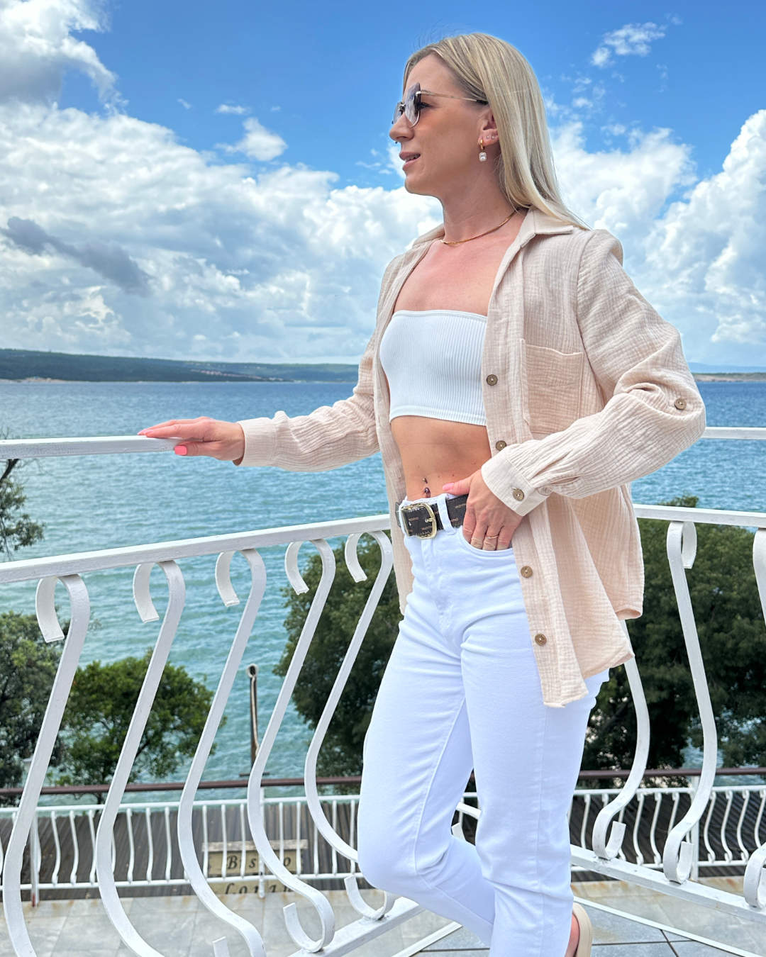 Damen Musselin Hemd 100 % Baumwollhemd Damenhemd in Beige Leicht Locker und Elegant für Damen aus Musselin  in Oversized-schnitt Sommeroutfit
