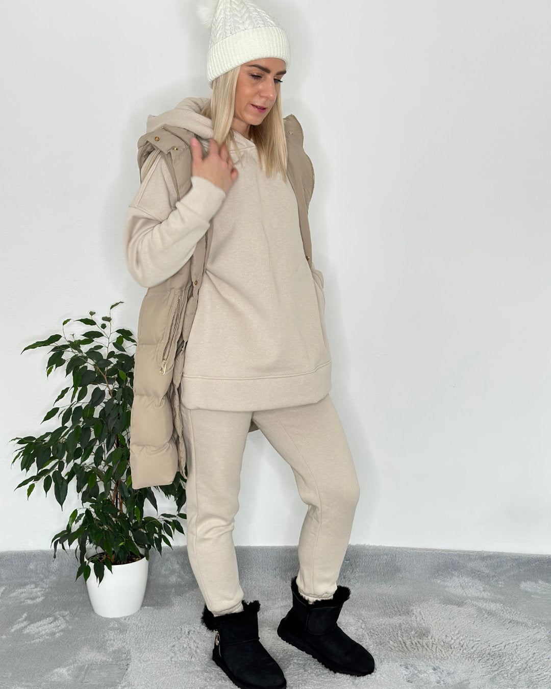 Jogginghose Trainingshose aus Baumwolle Hell Beige Vorne Herbst Winter Outfit Set für Damen