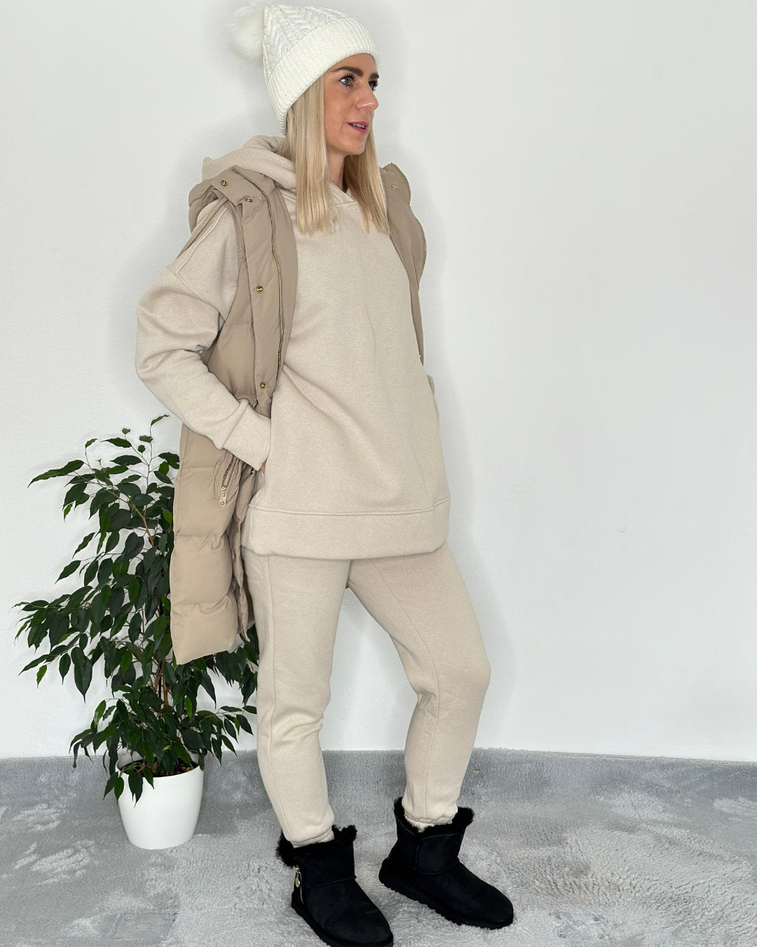 Jogginghose Trainingshose aus Baumwolle Hell Beige Vorne Herbst Winter Outfit Set für Damen