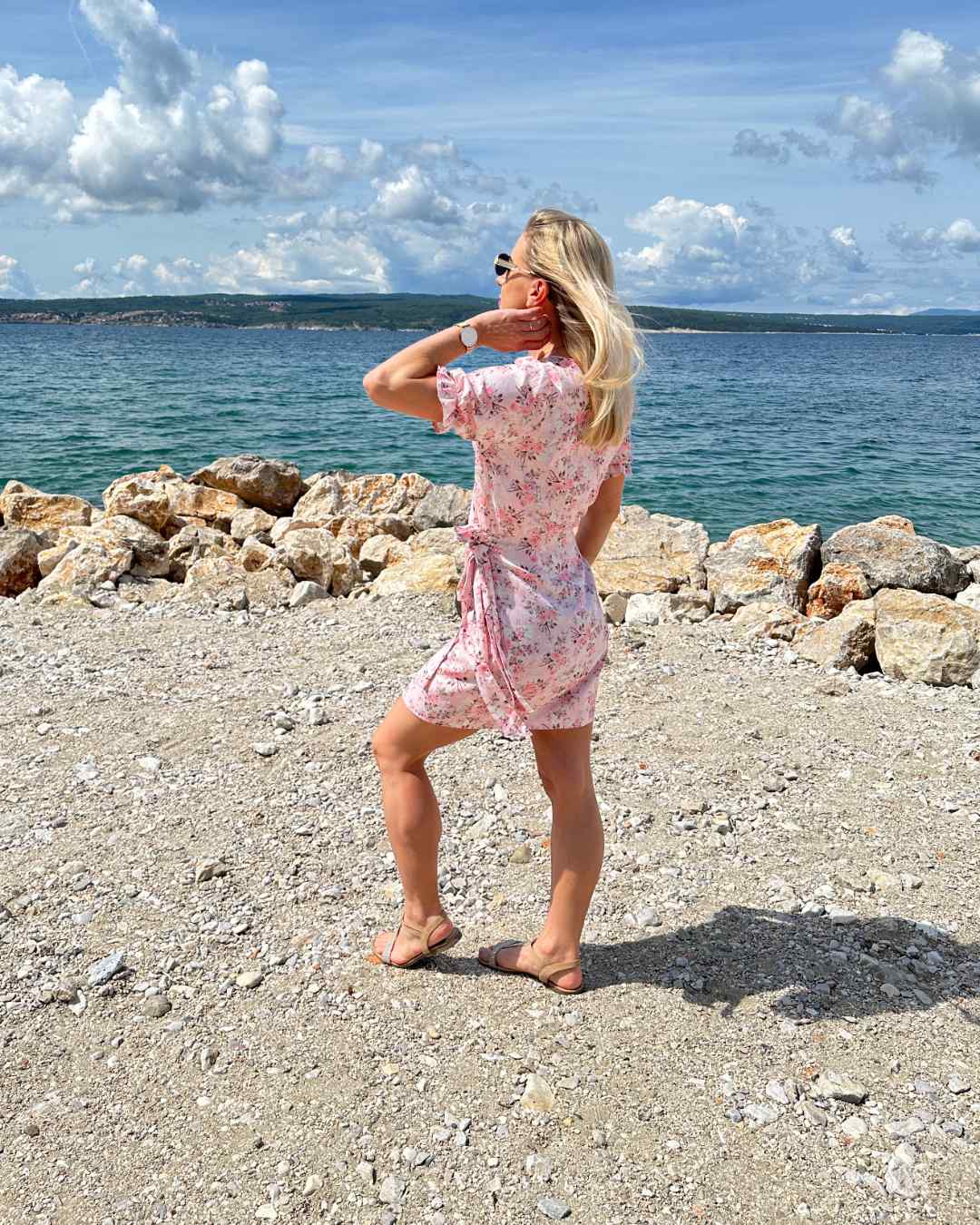 Wickel Mini Sommerkleid für Damen mit Blumenmuster und Schleife in Gr. S, M, L, kurz NELLA in Puderrosa Farbe, Kurzes Damen Kleid für Urlaub